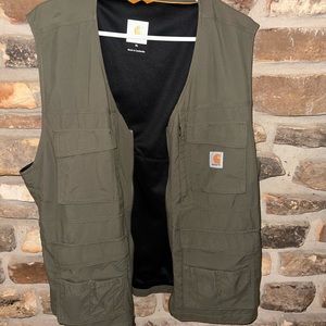 Nice Carhartt vest never worn before still with tags!!